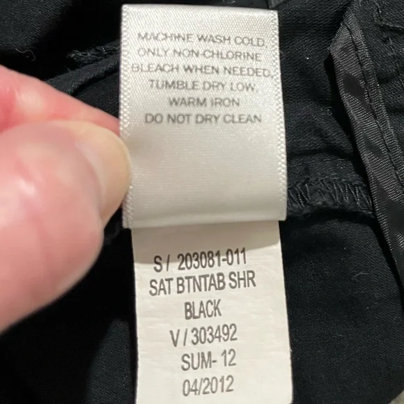 🎷 Banana Republic Shorts~Women’s Sz 2 Petite~Black~Cuffed Hem~Low-Mid Rise - Picture 9 of 10